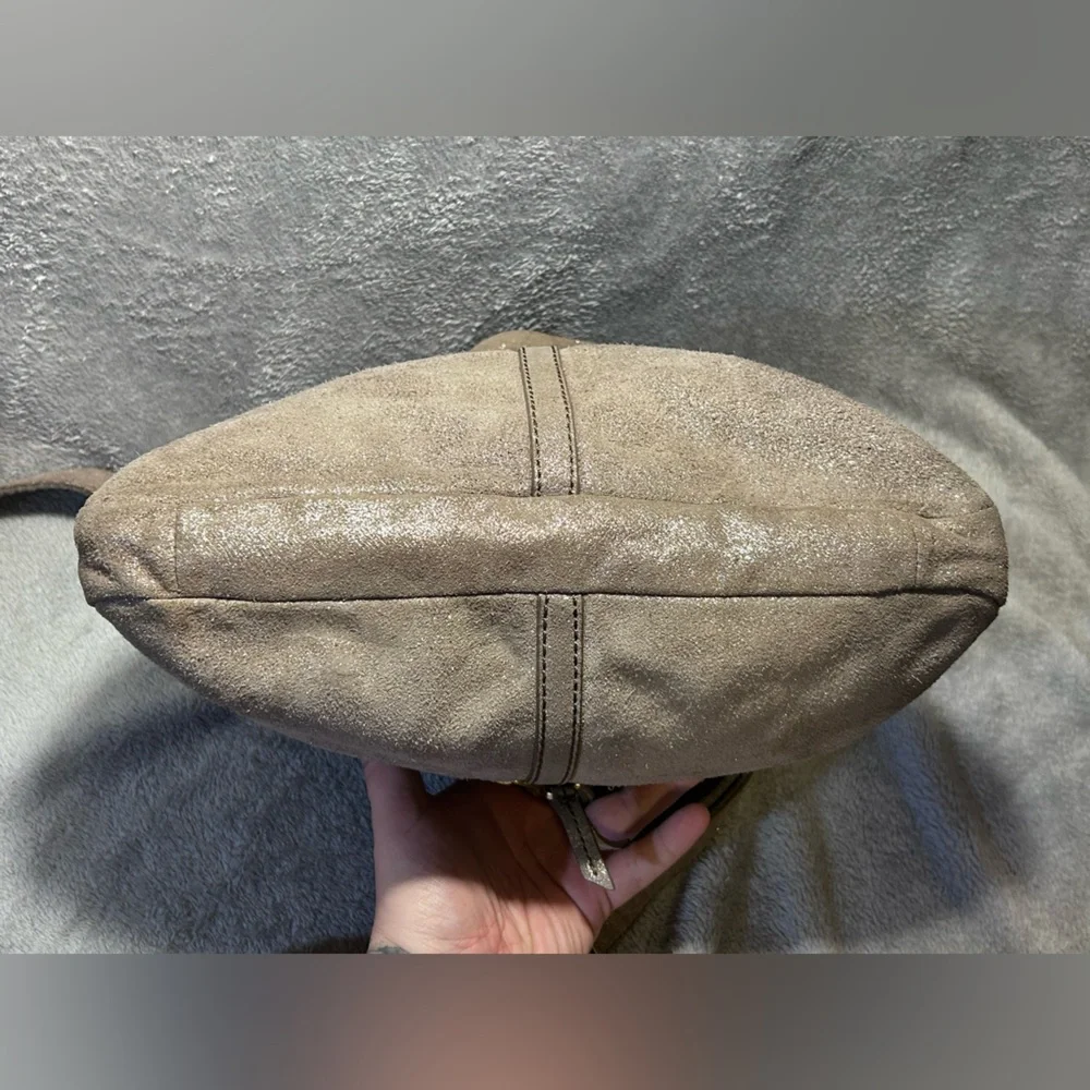 Fossil Full Shimmery Suede Convertible Hobo/Tote - Picture 9 of 10